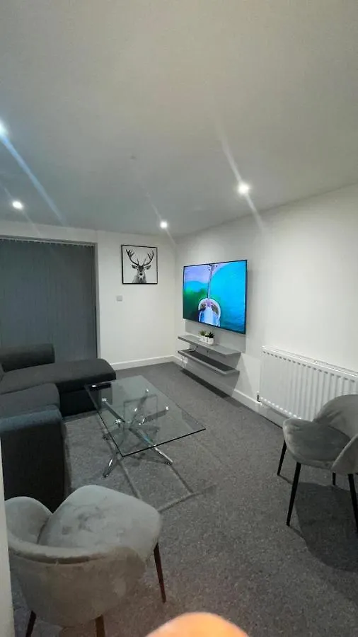 2 Bed Room Luxury Apartment In Old Kent Road London
