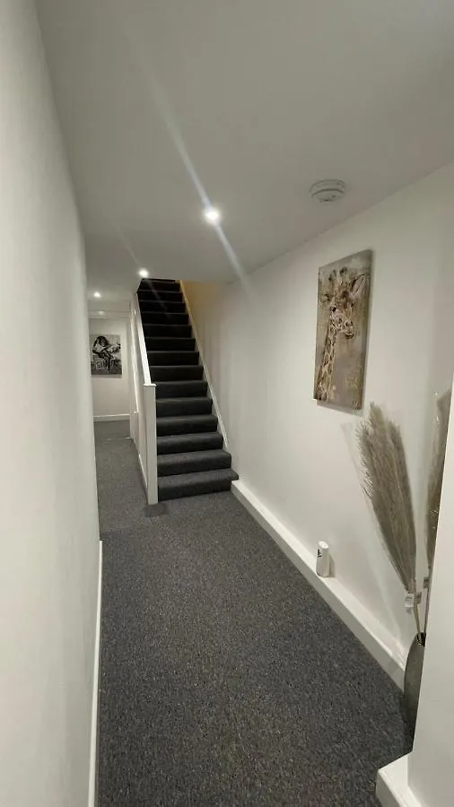 2 Bed Room Luxury Apartment In Old Kent Road London