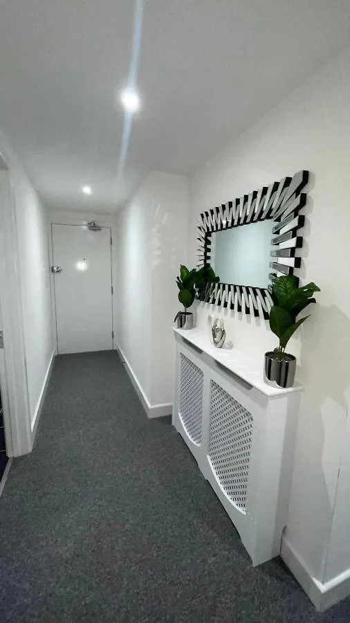 2 Bed Room Luxury Apartment In Old Kent Road London