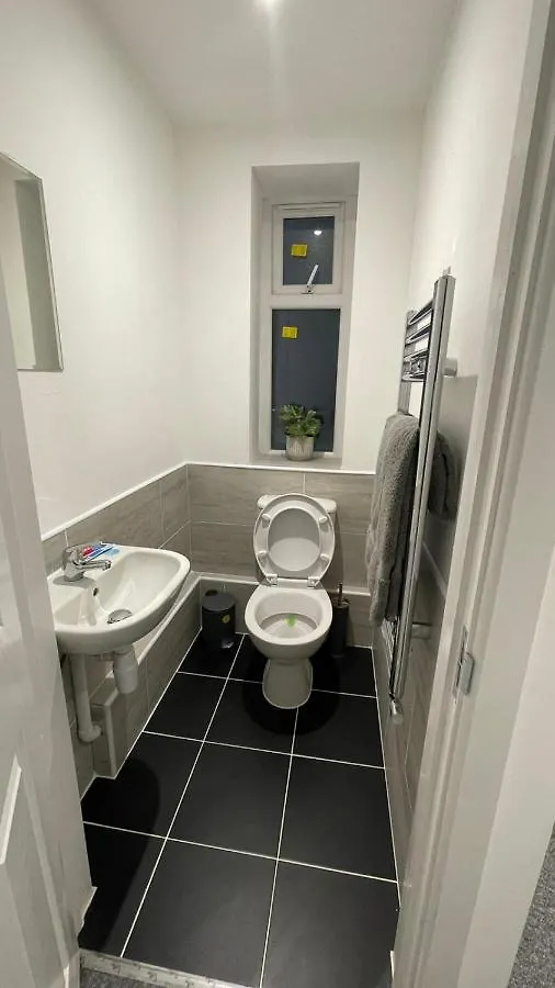 2 Bed Room Luxury Apartment In Old Kent Road London United Kingdom